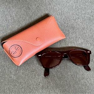 Ray-Ban Wayfarer Tortoise shell frames and case